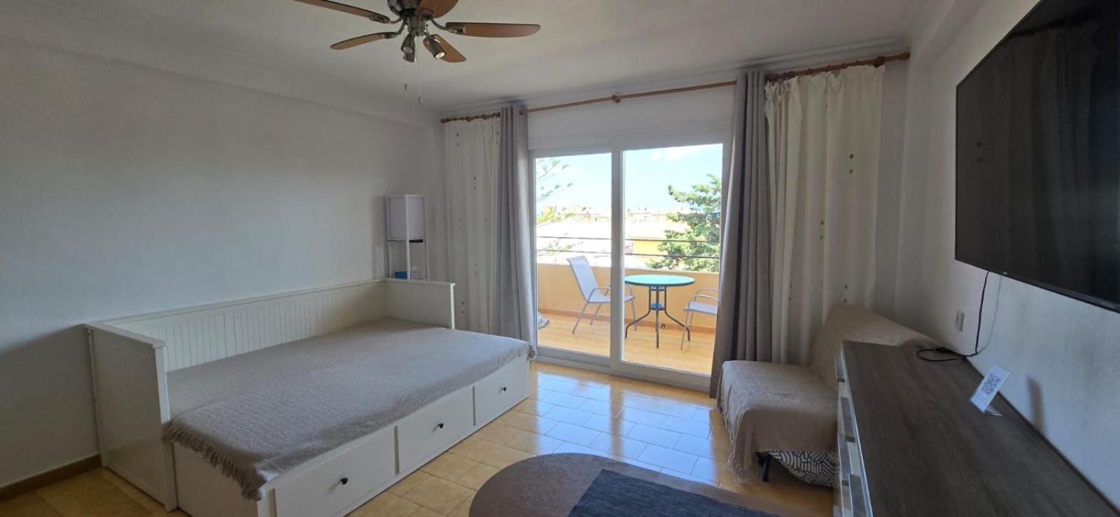 Estudio En Torrevieja A 700 M Del Mar Luaran gambar